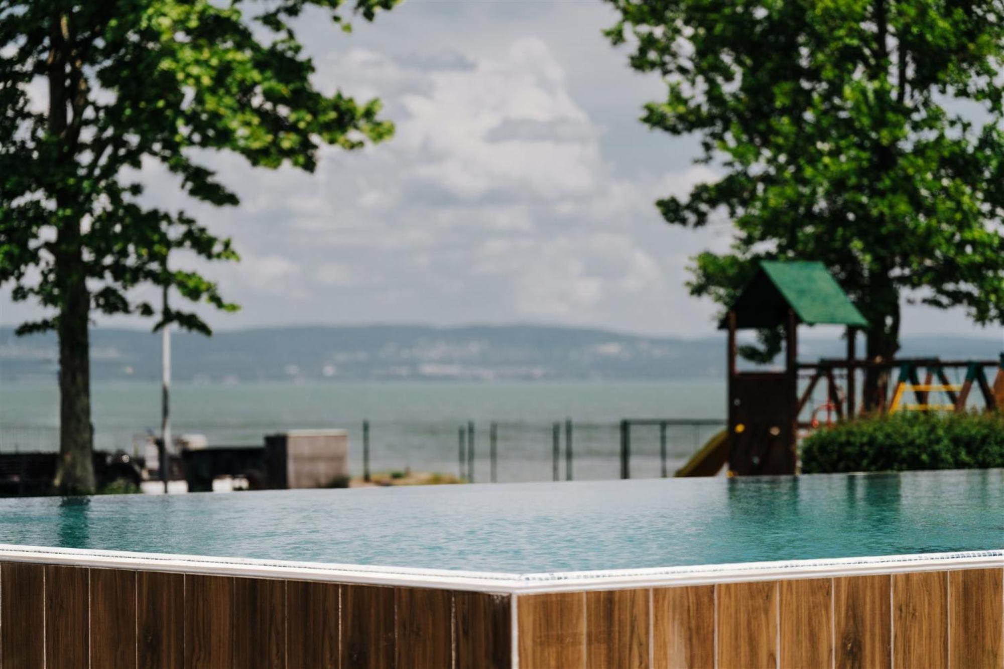 Butique Apartman Grand Balatonlelle Exterior foto